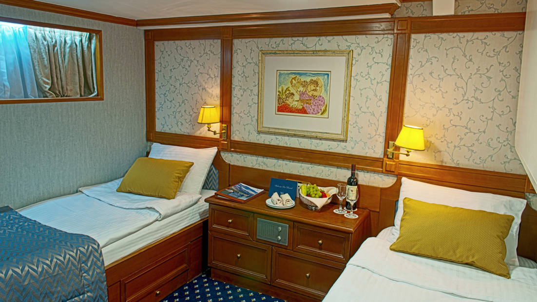 Category B Cabin with twin beds Aboard Callisto