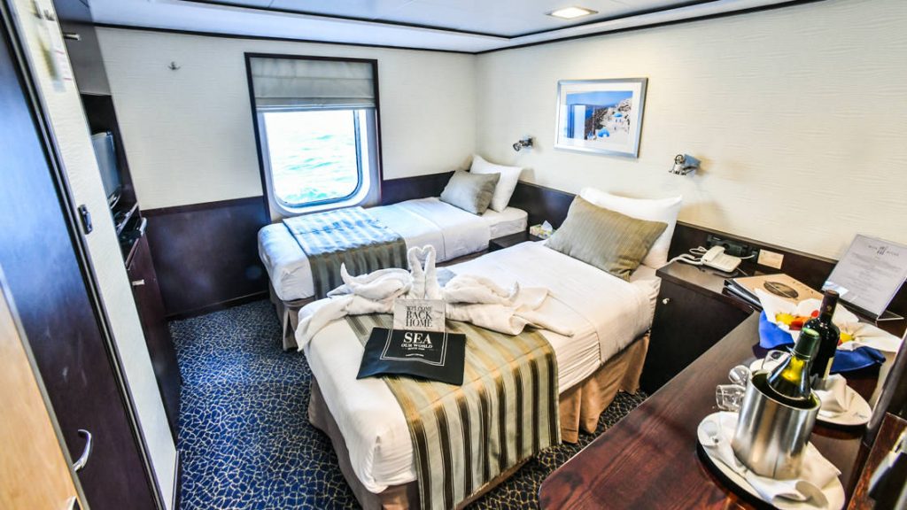 Category P cabin with two lower beds aboard Harmony V