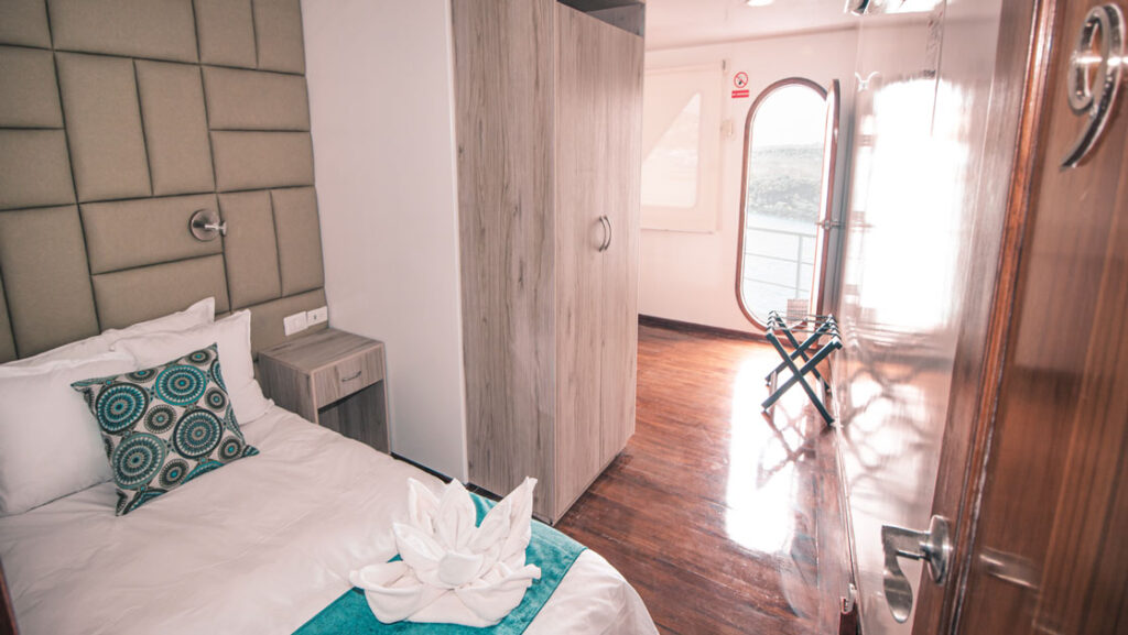 Single cabin aboard Petrel for groups & families with an odd number of travelers.