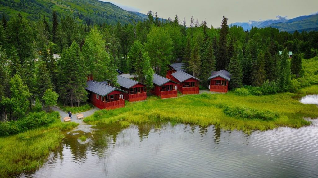 Lakefront cabins at Summit Lake Lodge